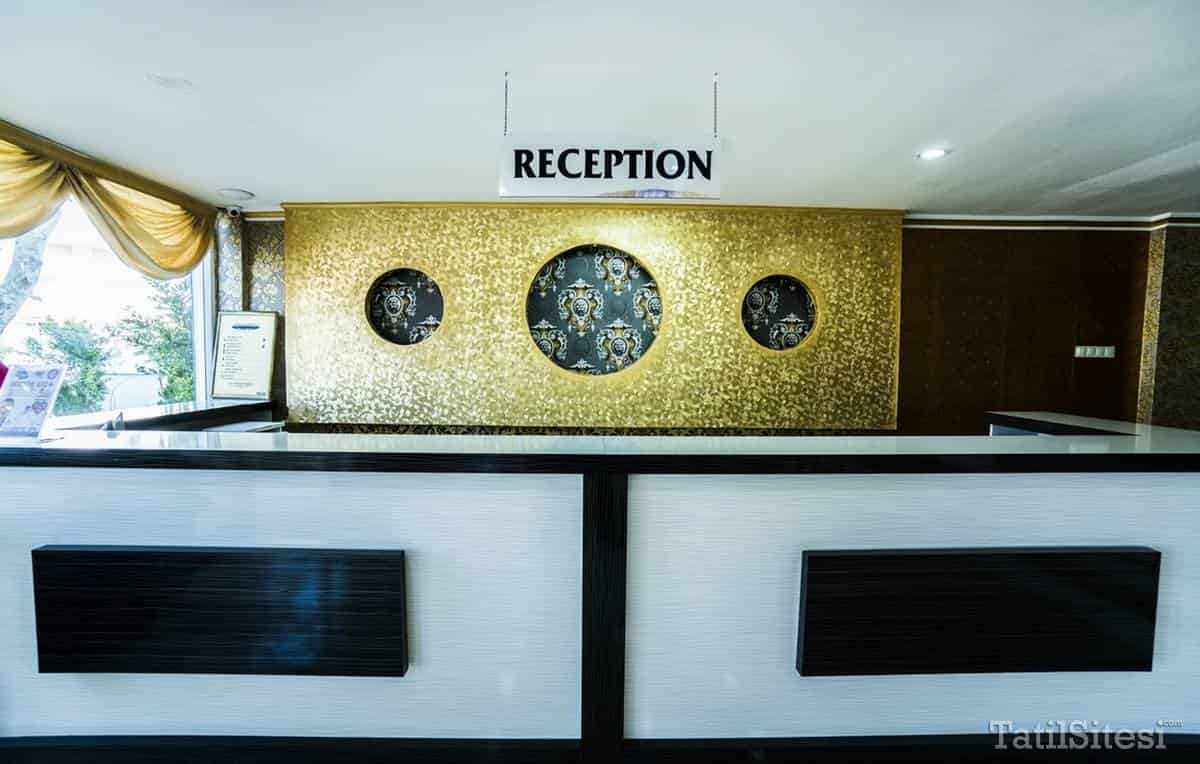 Avalon Beach Hotel